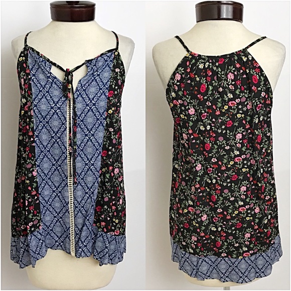 Boho Flirty Floral Halter Top ML - Picture 5 of 6